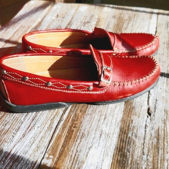 Ladies Red Leather Minnetonka Moccasins sz. 8 - Picture 2 of 7